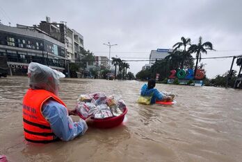 Thời tiết hôm nay 23/11: Vùng mưa to mở rộng từ Huế tới Khánh Hòa