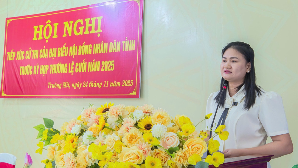 Trưởng Ban Xây dựng Đảng phường Gò Dầu Lê Thị Cẩm Nhung trình bày những nội dung, thời gian dự kiến tổ chức kỳ họp thường lệ cuối năm 2025 của HĐND tỉnh