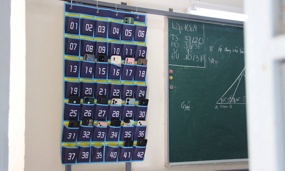 “Túi kỷ luật học đường” giúp giờ học nghiêm túc hơn