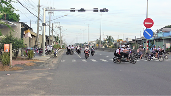 Đèn tín hiệu giao thông gần 2 tháng không hoạt động