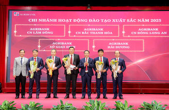 Agribank Chi nhánh Đông Long An thuộc top 5 đơn vị nhận danh hiệu chi nhánh đạt thành tích hoạt động đào tạo xuất sắc năm 2025