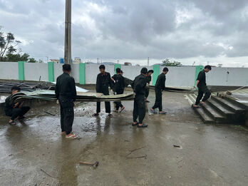 Cảnh sát cơ động Công an Tây Ninh chi viện tỉnh Gia Lai khắc phục hậu quả mưa, lũ