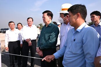 Phó Thủ tướng Chính phủ Mai Văn Chính kiểm tra dự án đường Vành đai 3 TP. Hồ Chí Minh