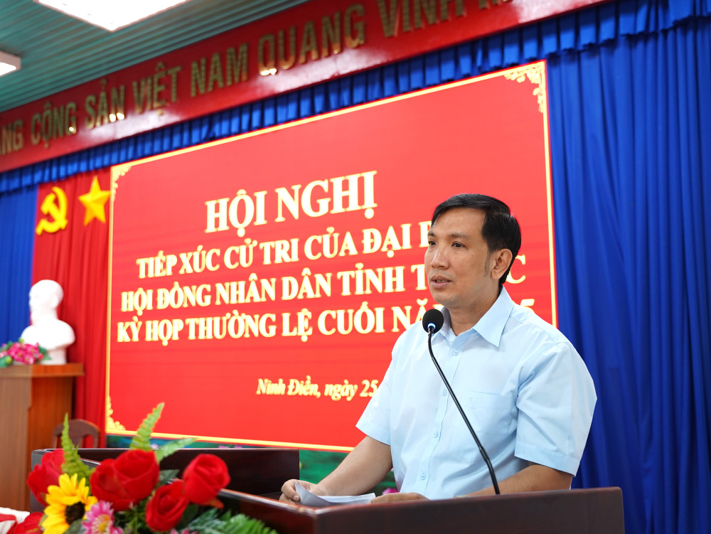 Đại biểu Nguyễn Tiến Hưng - Phó Bí thư Thường trực Đảng ủy xã Hảo Đước tiếp thu, trả lời cử tri