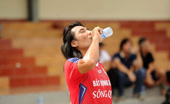 Cựu tuyển thủ Phan Kim Long tỏa sáng tại Giải bóng đá Phường Khánh Hậu mở rộng 2025