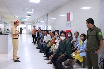 Khám sức khoẻ miễn phí cho người nghèo, đồng bào dân tộc tham gia đào tạo, sát hạch cấp giấy phép lái xe mô tô