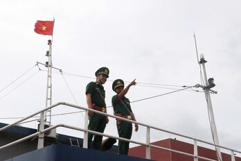 Giữ bình yên trên cụm cảng