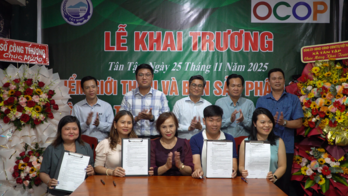 Khai trương điểm bán hàng OCOP tại xã Tân Tập