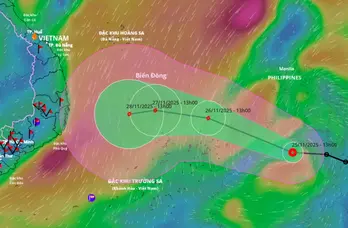 Dự báo bão số 15 di chuyển rất chậm khi vào Biển Đông, sóng cao 9 m