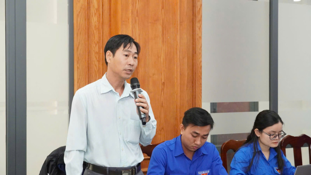 Chủ tịch UBND phường Tân Ninh đối thoại với thanh niên