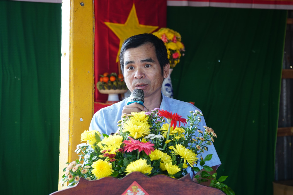 Phó Chủ tịch UBND xã Thạnh Đức Trần Văn Nhân phát biểu tại buổi lễ