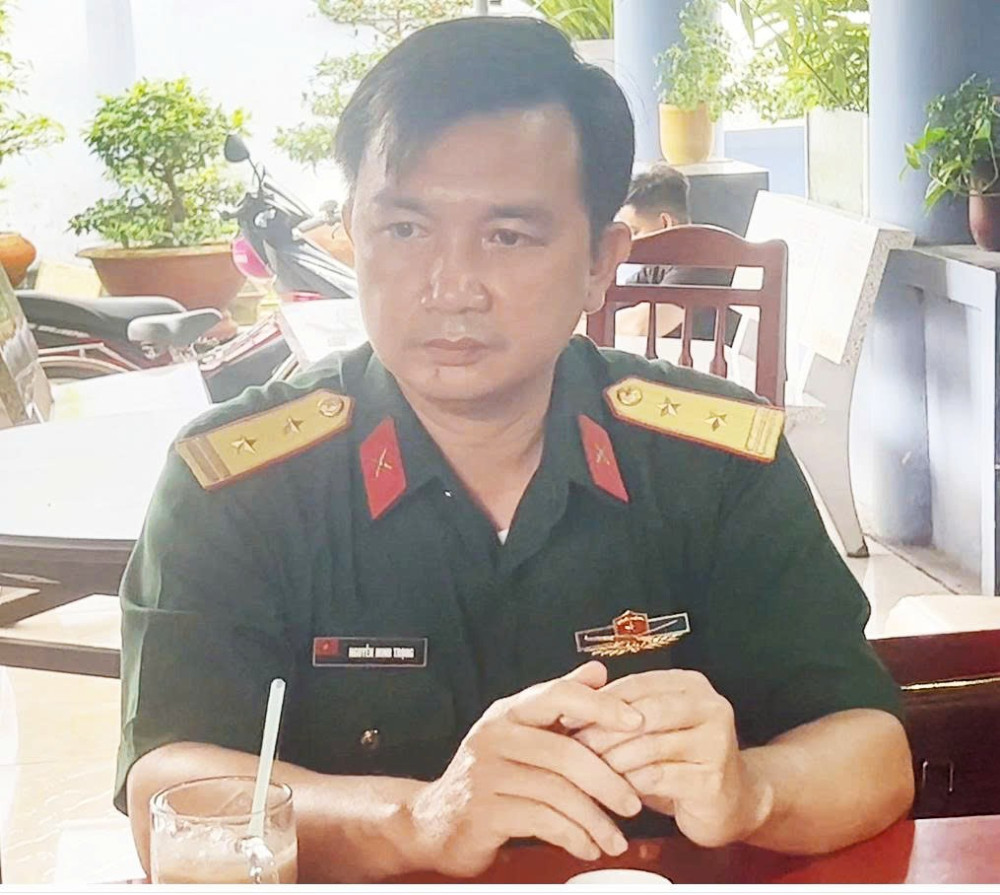 Ban Chỉ huy Phòng thủ khu vực 1 Bến Lức phối hợp chùa Hội Long – chùa Kim Cang tổ chức giải bóng đá và tặng quà cho người dân khó khăn