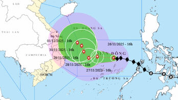 Bão số 15 mạnh lên cấp 10, giật cấp 12, dự báo hai kịch bản đường đi của bão