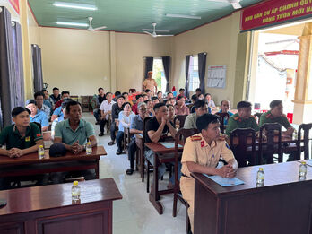 Tuyên truyền pháp luật về giao thông trên tuyến sông Vàm Cỏ Đông