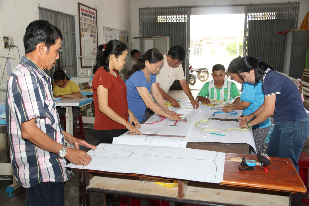 Chung tay giúp phụ nữ khuyết tật giảm nghèo