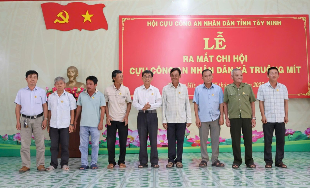 Xã Truông Mít ra mắt Chi hội Cựu Công an Nhân dân