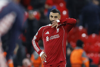 Liverpool thảm bại 1-4 trước PSV