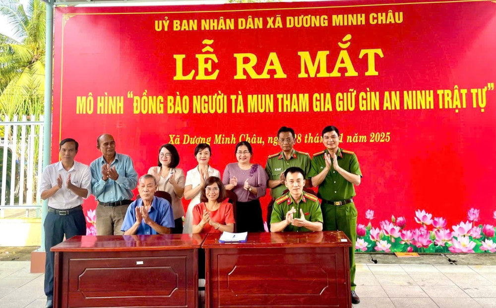 Ra mắt mô hình 'Đồng bào người Tà Mun tham gia giữ gìn an ninh trật tự'
