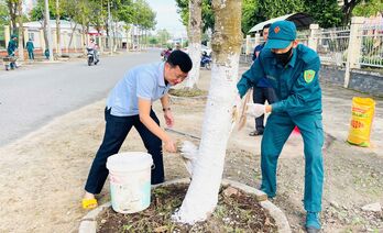 Xã Đức Huệ ra quân 'Ngày Chủ nhật nghĩa tình'