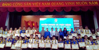 Tuyên dương và phát động các danh hiệu 'Nhà giáo trẻ tiêu biểu', 'Sinh viên 5 tốt', 'Học sinh 3 tốt', 'Học sinh 3 rèn luyện'