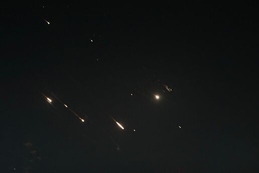 Ukraine tố Nga tấn công Kiev bằng UAV trong đêm