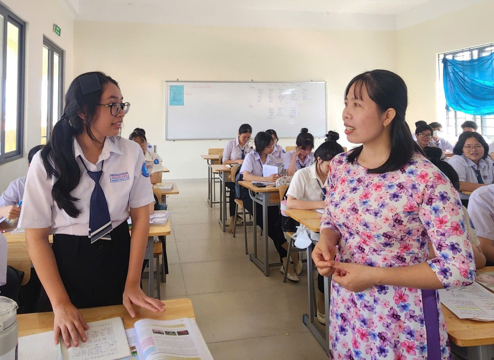 Khi vợ chồng đều là nhà giáo