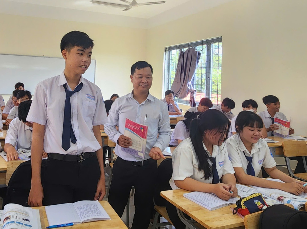 Khi vợ chồng đều là nhà giáo