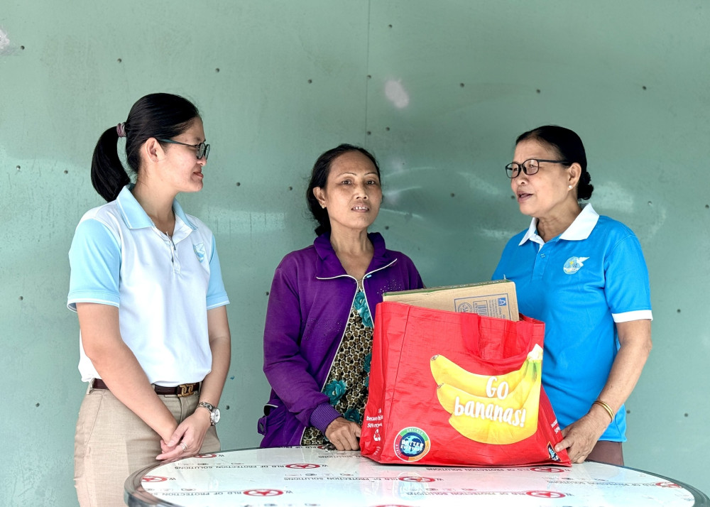'Cầu nối' đưa sinh kế đến với phụ nữ nghèo