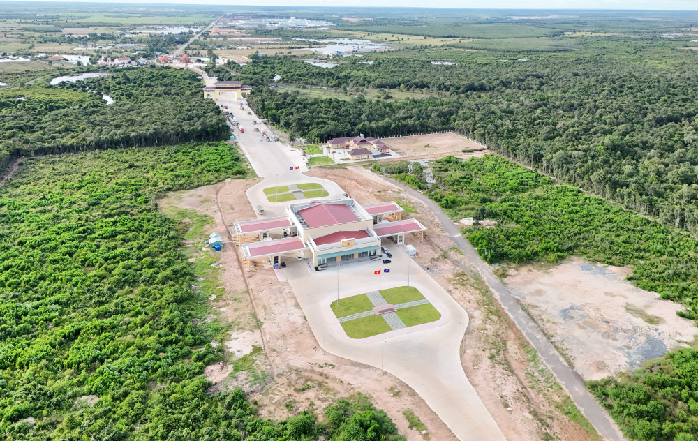 Cửa khẩu Quốc tế Tân Nam: "Cửa ngõ vàng" của vùng kinh tế trọng điểm phía Nam