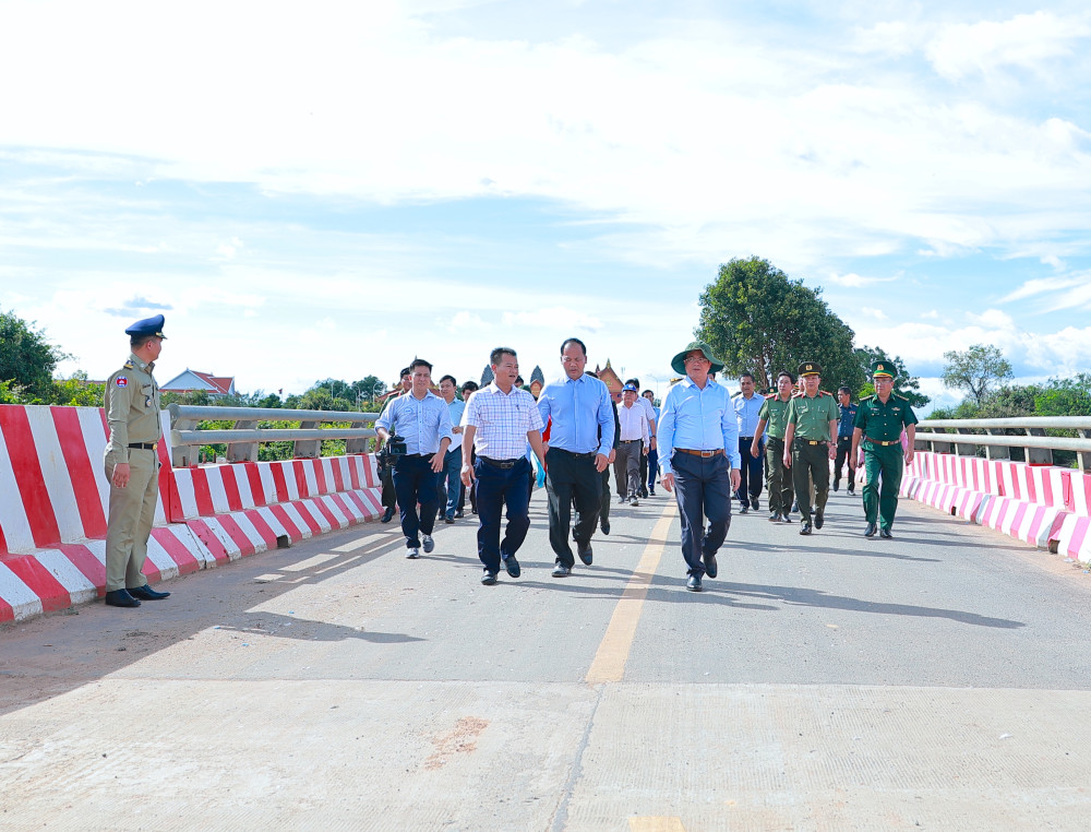 Cửa khẩu Quốc tế Tân Nam: "Cửa ngõ vàng" của vùng kinh tế trọng điểm phía Nam
