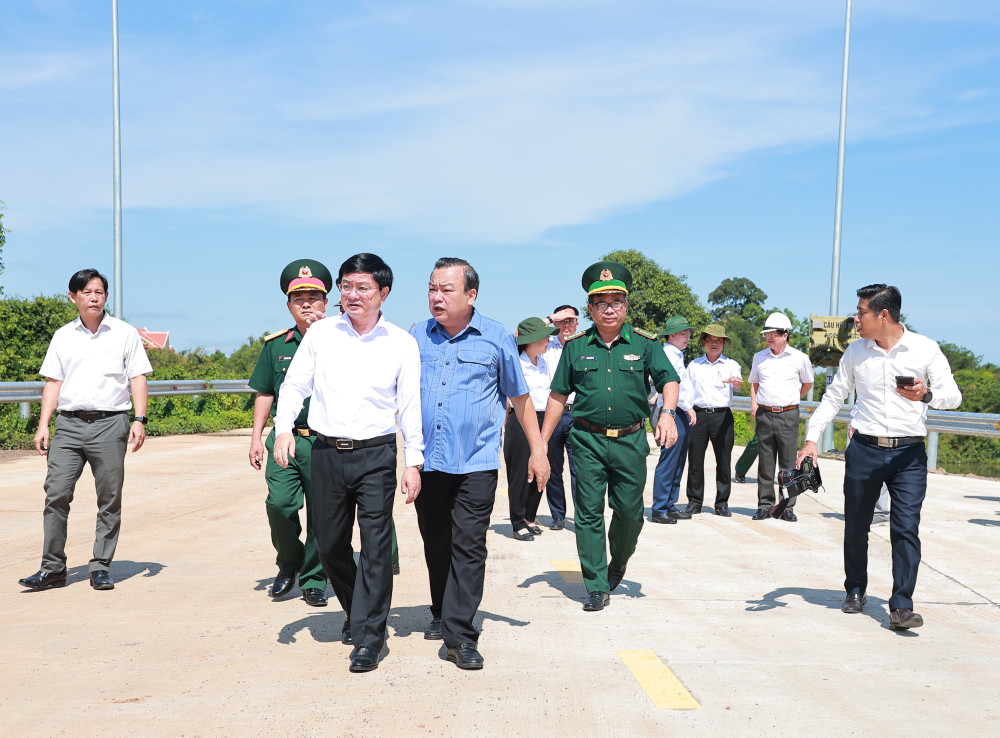 Cửa khẩu Quốc tế Tân Nam: "Cửa ngõ vàng" của vùng kinh tế trọng điểm phía Nam