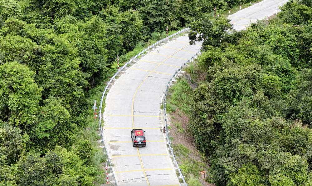 Cửa khẩu Quốc tế Tân Nam: "Cửa ngõ vàng" của vùng kinh tế trọng điểm phía Nam