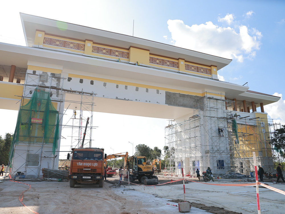 Cửa khẩu Quốc tế Tân Nam: "Cửa ngõ vàng" của vùng kinh tế trọng điểm phía Nam