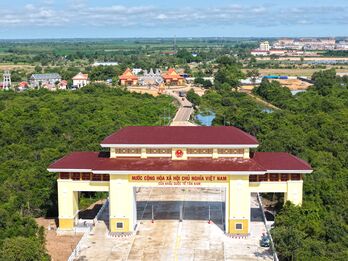 Cửa khẩu Quốc tế Tân Nam: 'Cửa ngõ vàng' của vùng kinh tế trọng điểm phía Nam