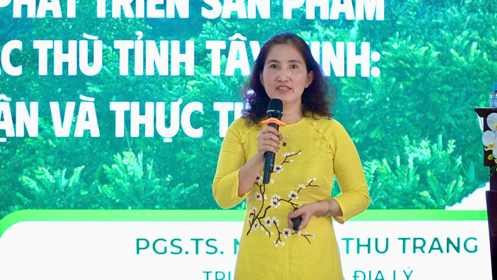 Hội thảo 'Giải pháp phát triển sản phẩm du lịch đặc thù tỉnh Tây Ninh: Lý luận và thực tiễn'