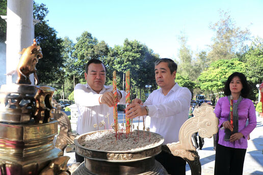 Các gương điển hình học tập và làm theo Bác về nguồn tại Căn cứ Trung ương Cục miền Nam