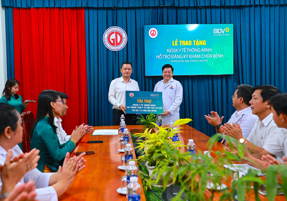 Tiếp nhận và vận hành kiosk y tế thông minh đầu tiên của Tây Ninh