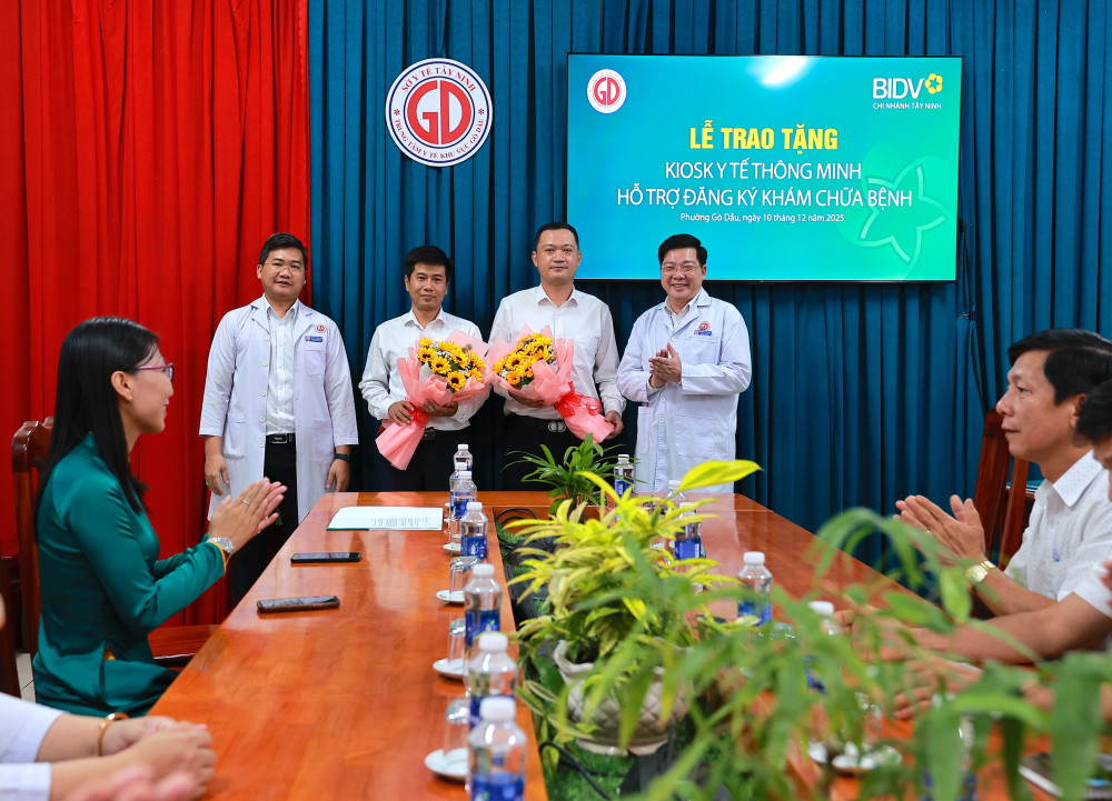 Tiếp nhận và vận hành kiosk y tế thông minh đầu tiên của Tây Ninh