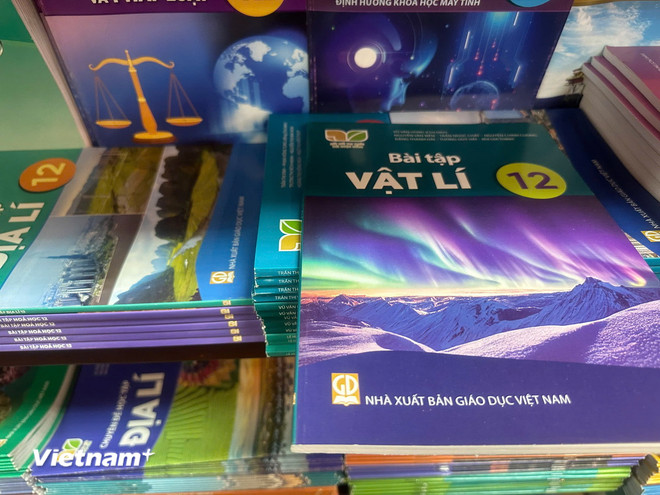 Toàn quốc sẽ sử dụng một bộ sách giáo khoa, học sinh được miễn phí sách