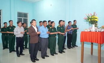 Đón hài cốt liệt sĩ, quân tình nguyện và chuyên gia Việt Nam hy sinh tại Campuchia