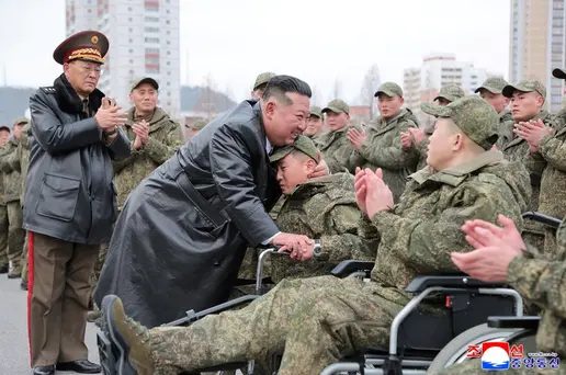 Ông Kim Jong Un tuyên dương binh sĩ Triều Tiên trở về từ chiến trường Nga